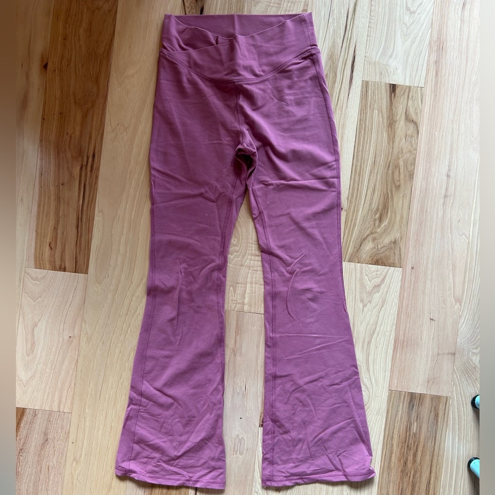 Girls’ High-Waisted Crossover Flared Leggings(Mauve/pink)-BRAND NEW CONDITION!